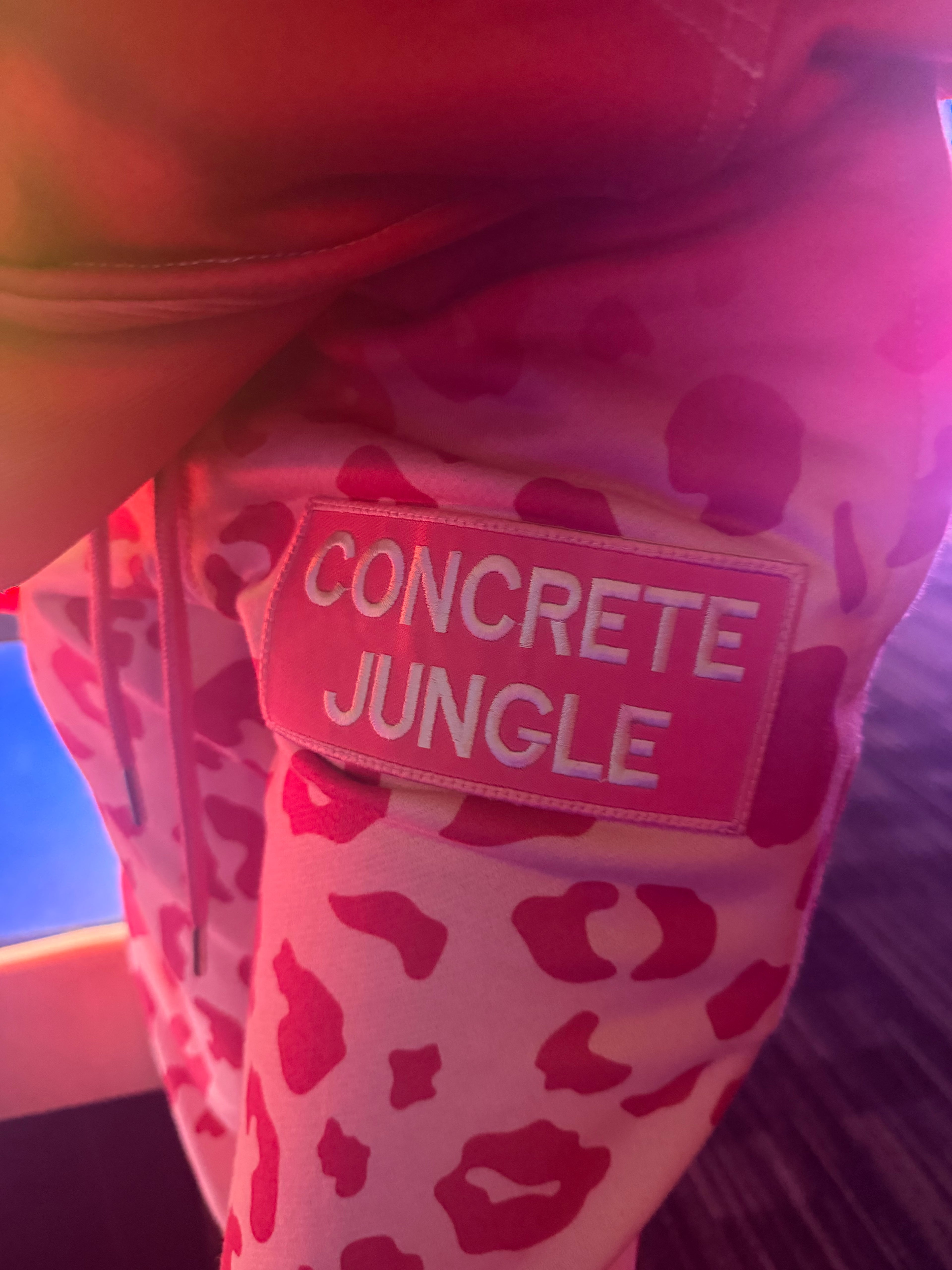 Concretejungle Pink Leopard cropped 🐆 sweatsuit